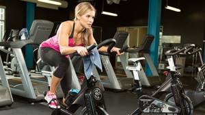 Программа упражнений в тренажерном зале для девушек для похудения и накачки мышц
