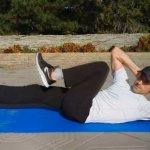Exercises for the abdominal muscles. Combined crunches 